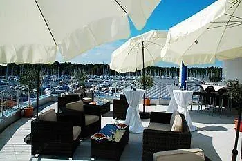 Bodensee Yachthotel Schattmaier 크레스브론암보덴지