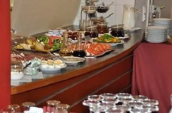 Отель Bodensee Yachthotel Schattmaier 3*